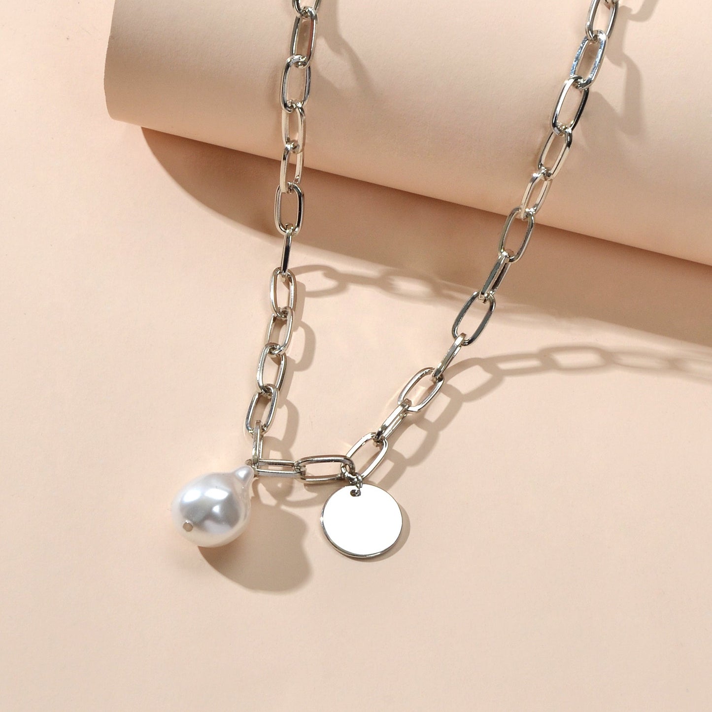 Trendy Jewelry Silver Chain Pearl Disc Charm Necklace Party Decoration for Women