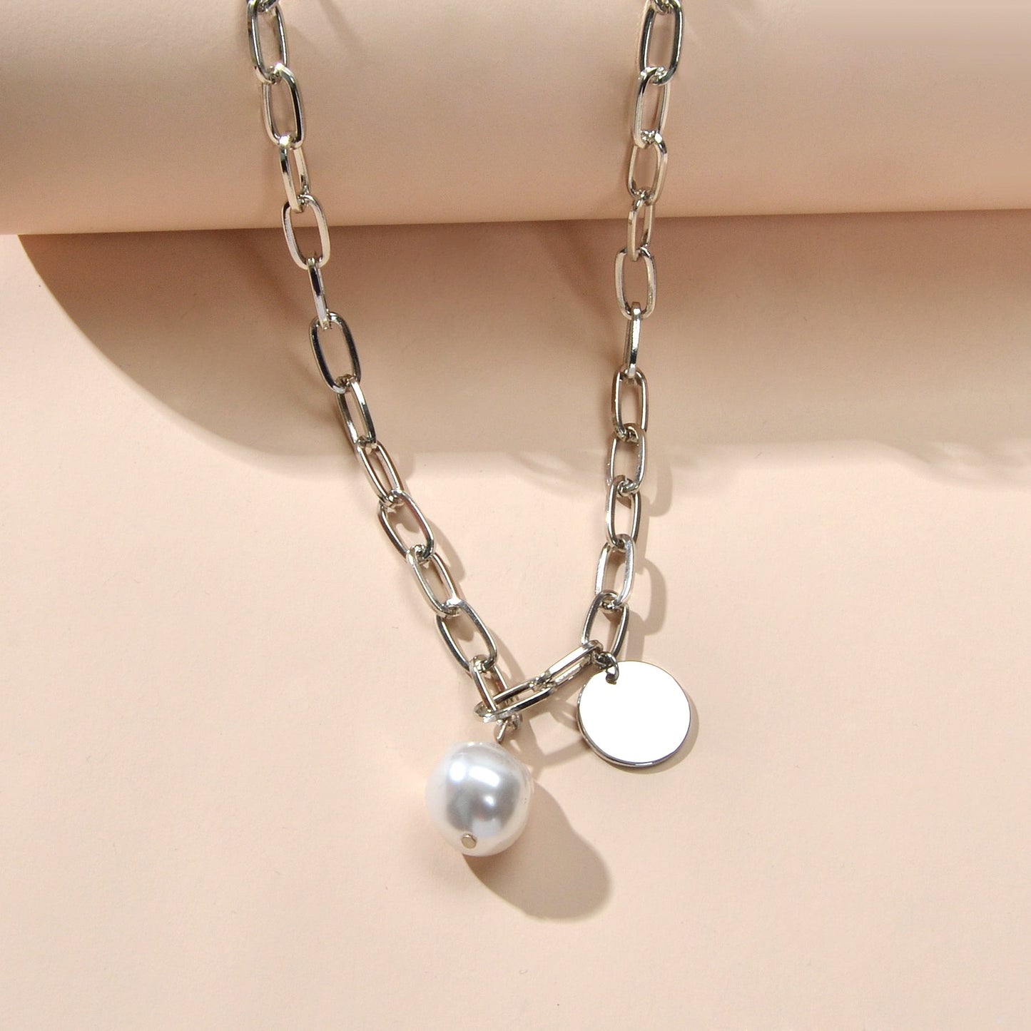 Trendy Jewelry Silver Chain Pearl Disc Charm Necklace Party Decoration for Women